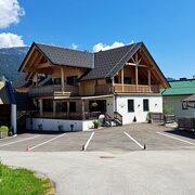Apartment Haus Neu