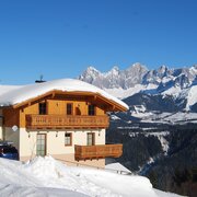 Im Hintergrund die Dachstein Südwand